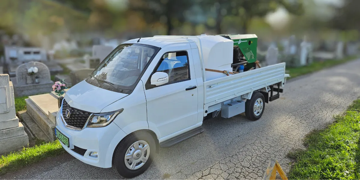 Victory elektromos kisteherautó Foamstream szállítás közben