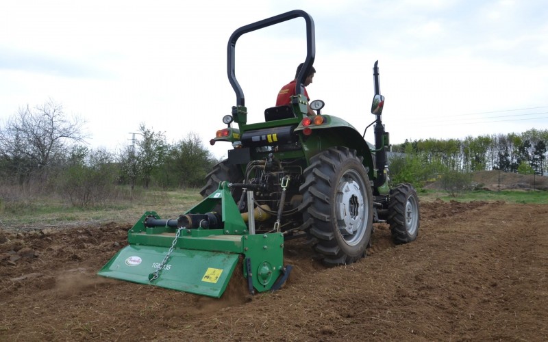 ZOOMLION traktor + talajmaró