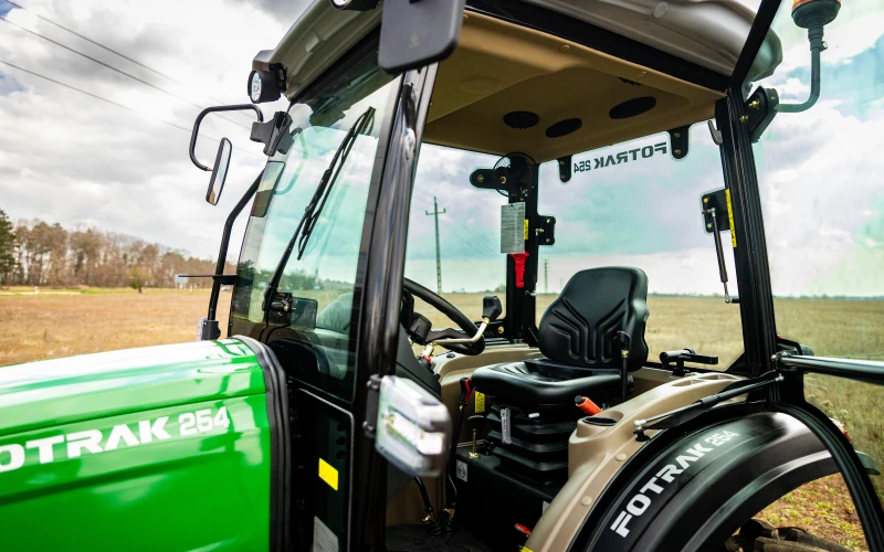 Fotrak 25 lóerős traktor ME