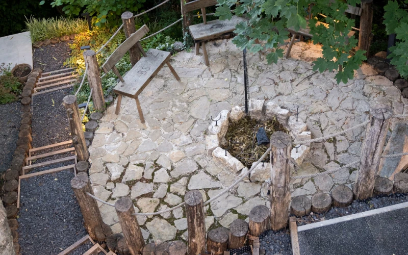 Magánkert kategóriában ARANY minősítést kapott kolléganőnk, Nagyajtay Zsuzsanna okl. tájépítészmérnök és öntözőrendszer tervezőmérnök által tervezett tihanyi projekt.