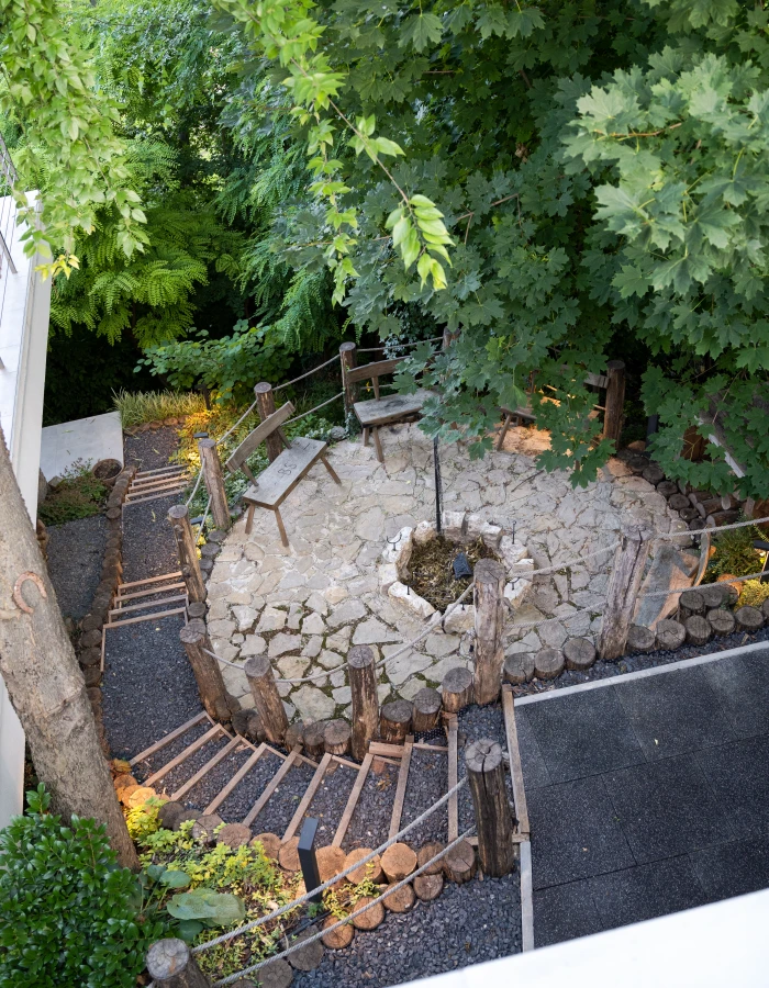 Magánkert kategóriában ARANY minősítést kapott kolléganőnk, Nagyajtay Zsuzsanna okl. tájépítészmérnök és öntözőrendszer tervezőmérnök által tervezett tihanyi projekt.