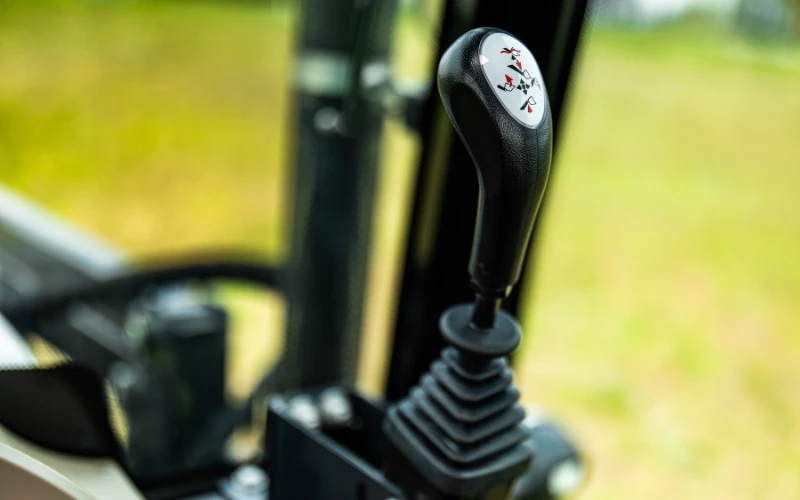 Fotrak MK604C 65 LE fülkés traktor