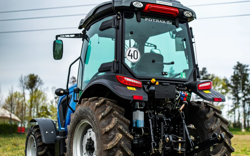 Fotrak MK604C 65 LE fülkés traktor