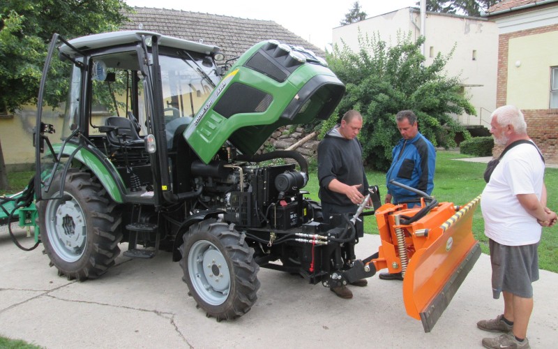 ZOOMLION RK504 traktor és GardenGo hótolólap