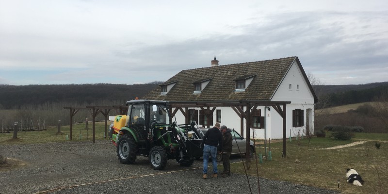 50 LE ZOOMLION traktor munkaeszközökkel