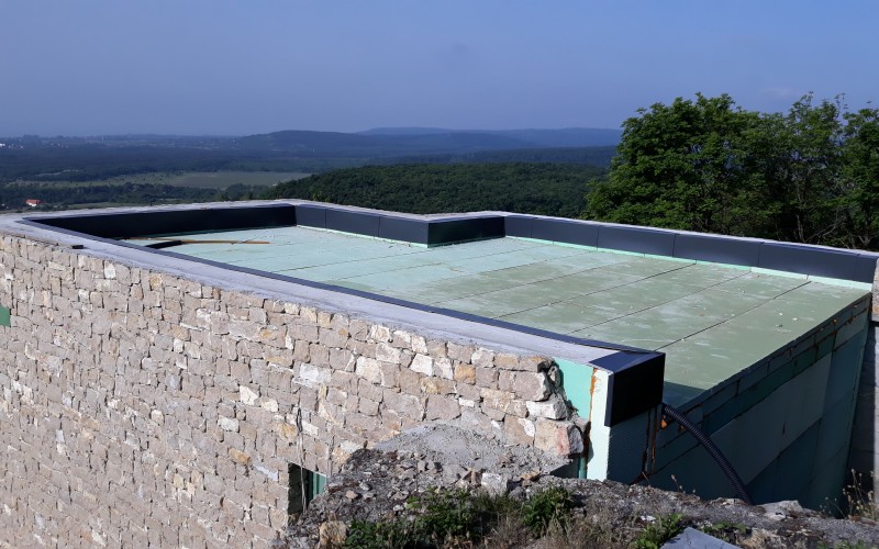 Extenzív zöldtető épül Balatonfüreden