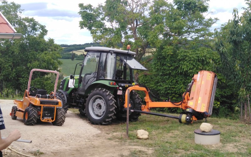 Zoomlion traktor és GardenGo AGL padkakasza