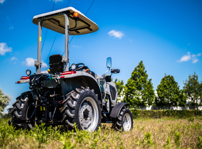 Fotrak ME254R fülke nélküli traktor_5