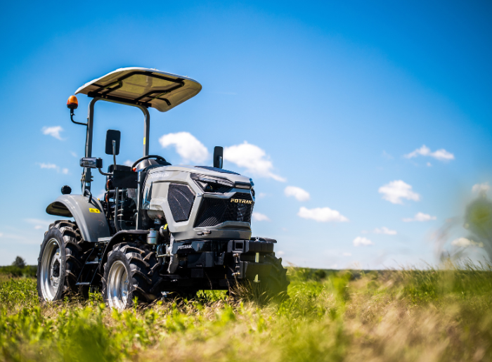Fotrak ME254R fülke nélküli traktor_6