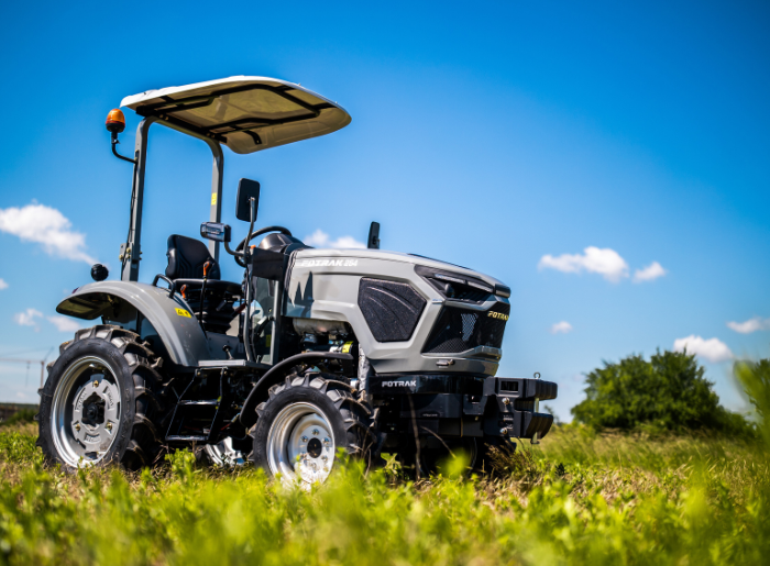 Fotrak ME254R fülke nélküli traktor_7