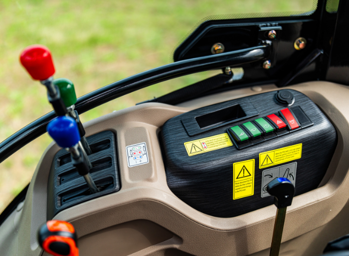 FOTRAK 50 LE 75 LE  belső fotók (6)