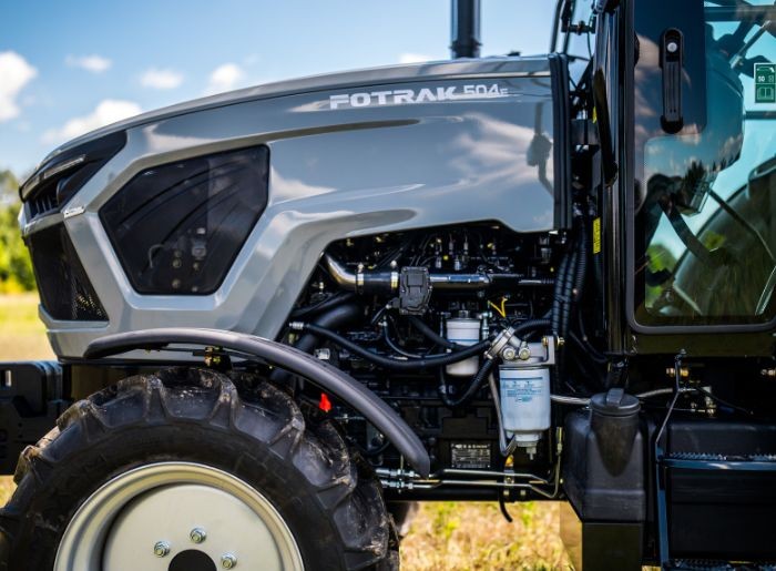 Fotrak ME 504 C fülkés traktor (3)