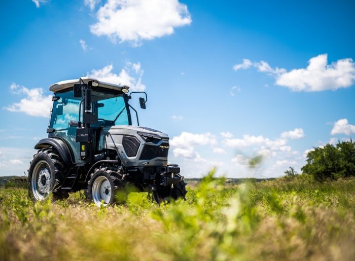 Fotrak ME 504 C fülkés traktor (5)