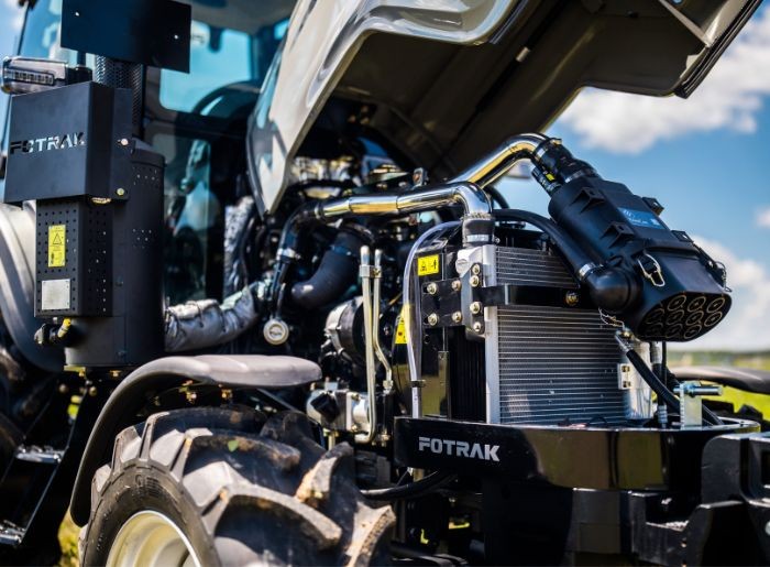 Fotrak ME 504 C fülkés traktor (7)