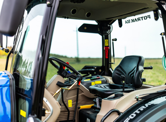 FOTRAK ME504C fülkés traktor 50 LE (4)