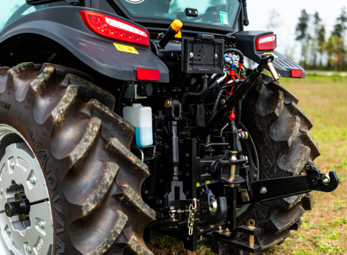 FOTRAK 75 LE  fülkés traktor (7)