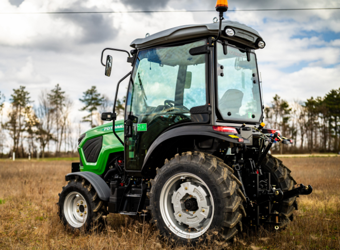 ME 25LE fülkés FOTRAK traktor (3)