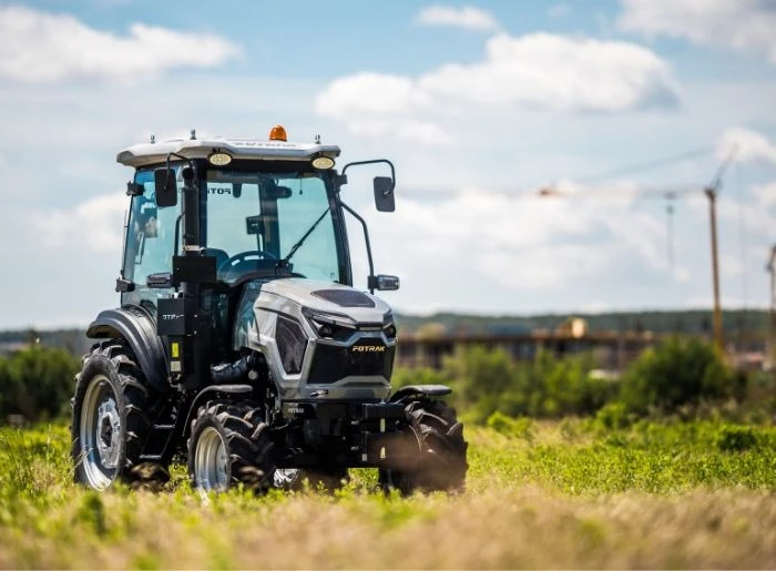 Fotrak ME504C fülkés traktor
