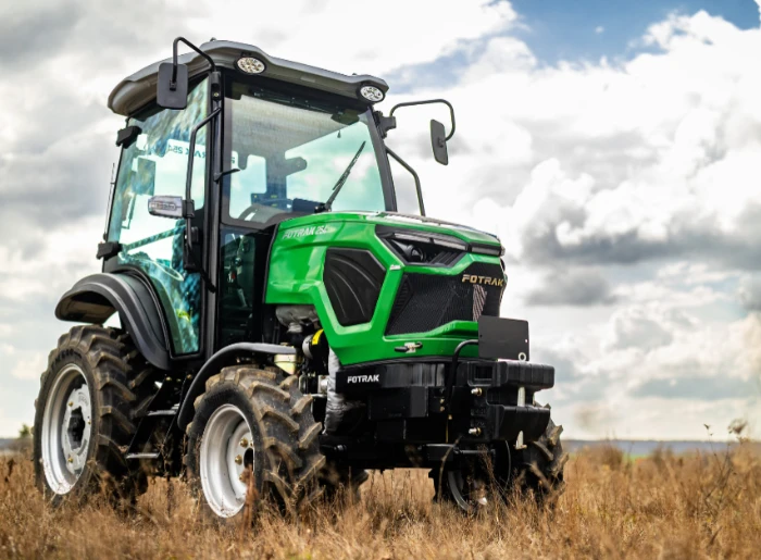 Fotrak ME254C fülkés traktor