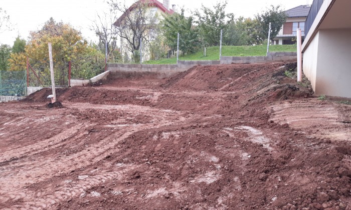 Csopak - Nagy gyepfelületek, virágzó rézsűk_2