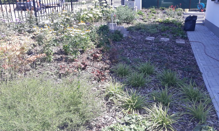 Balatonfűzfő - Robotfűnyíróhoz építve_2