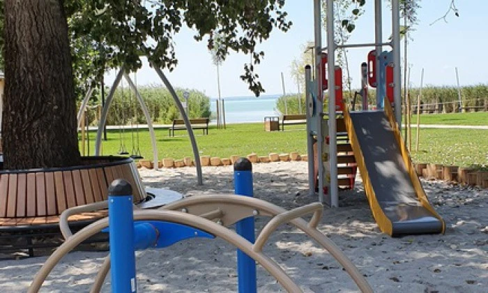 Balatonkenese - Egy strand családokra szabva_0