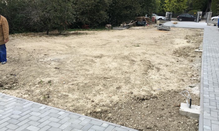 Balatonfűzfő - Robotfűnyíróhoz építve_3