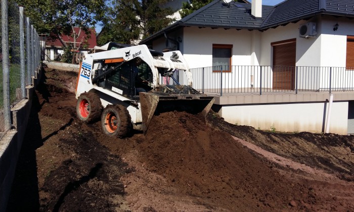 Csopak - Nagy gyepfelületek, virágzó rézsűk_1