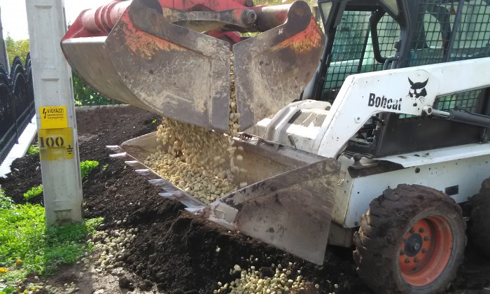 Csopak - Nagy gyepfelületek, virágzó rézsűk_3