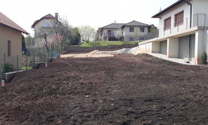 Csopak - Nagy gyepfelületek, virágzó rézsűk_8