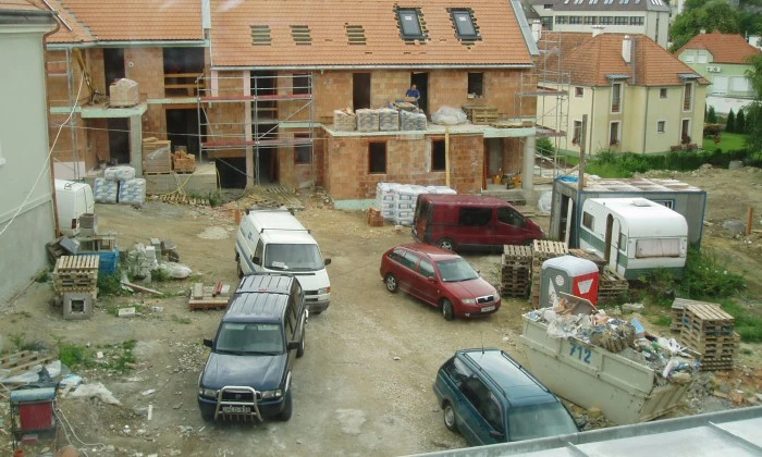 Veszprém, Eszterházy-udvar - Közösségi kert építése_2