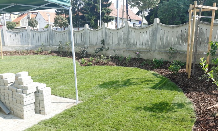 Veszprém - Zölddel keretezve alul-felül