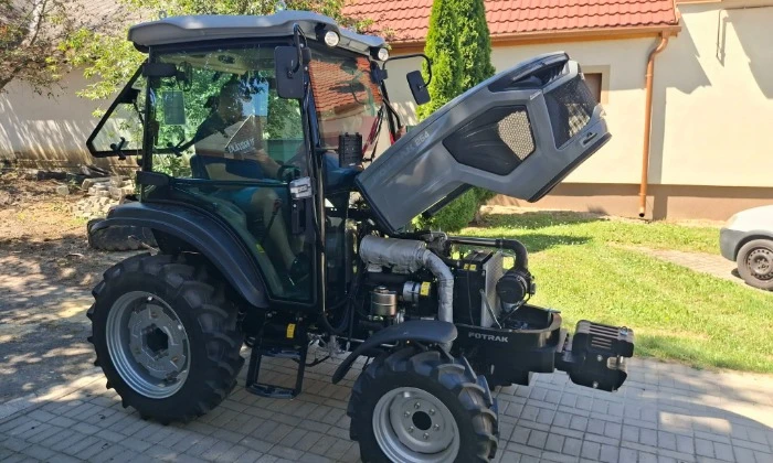FOTRAK ME254C traktor került átadásra Sümegprága Önkormányzata részére