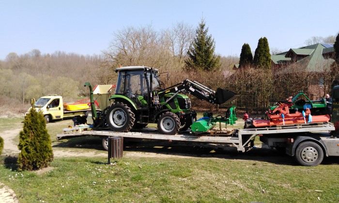 Bárdudvarnok,traktor és munkaeszköz