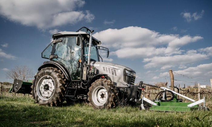 Fotrak MK 754 C traktor átadás-viszonteladó számára