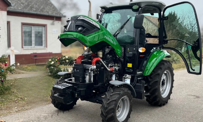 ME504C fülkés traktor átadása Kamond Község részére – Magyar Falu Program 2025