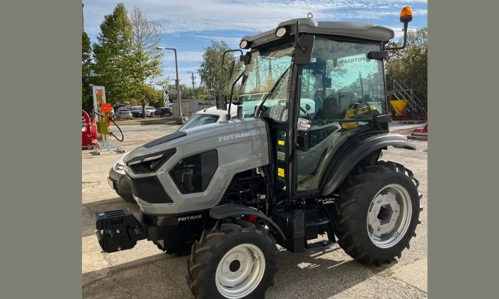 FOTRAK ME254C traktor átadása a Győri Agroker részére