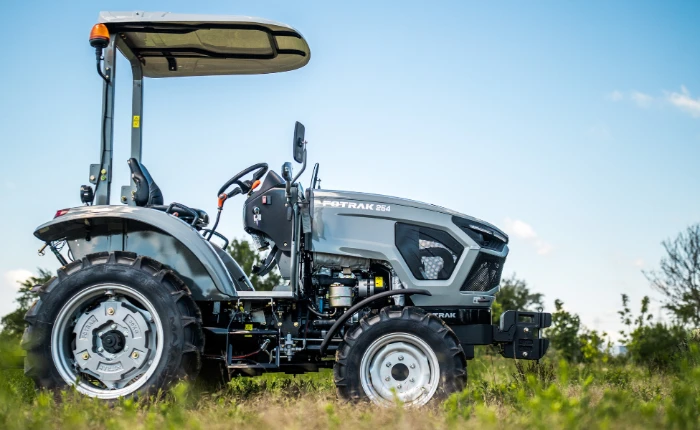 Fülke nélküli traktor akciós áron - Fotrak ME254R - a készlet erejéig!